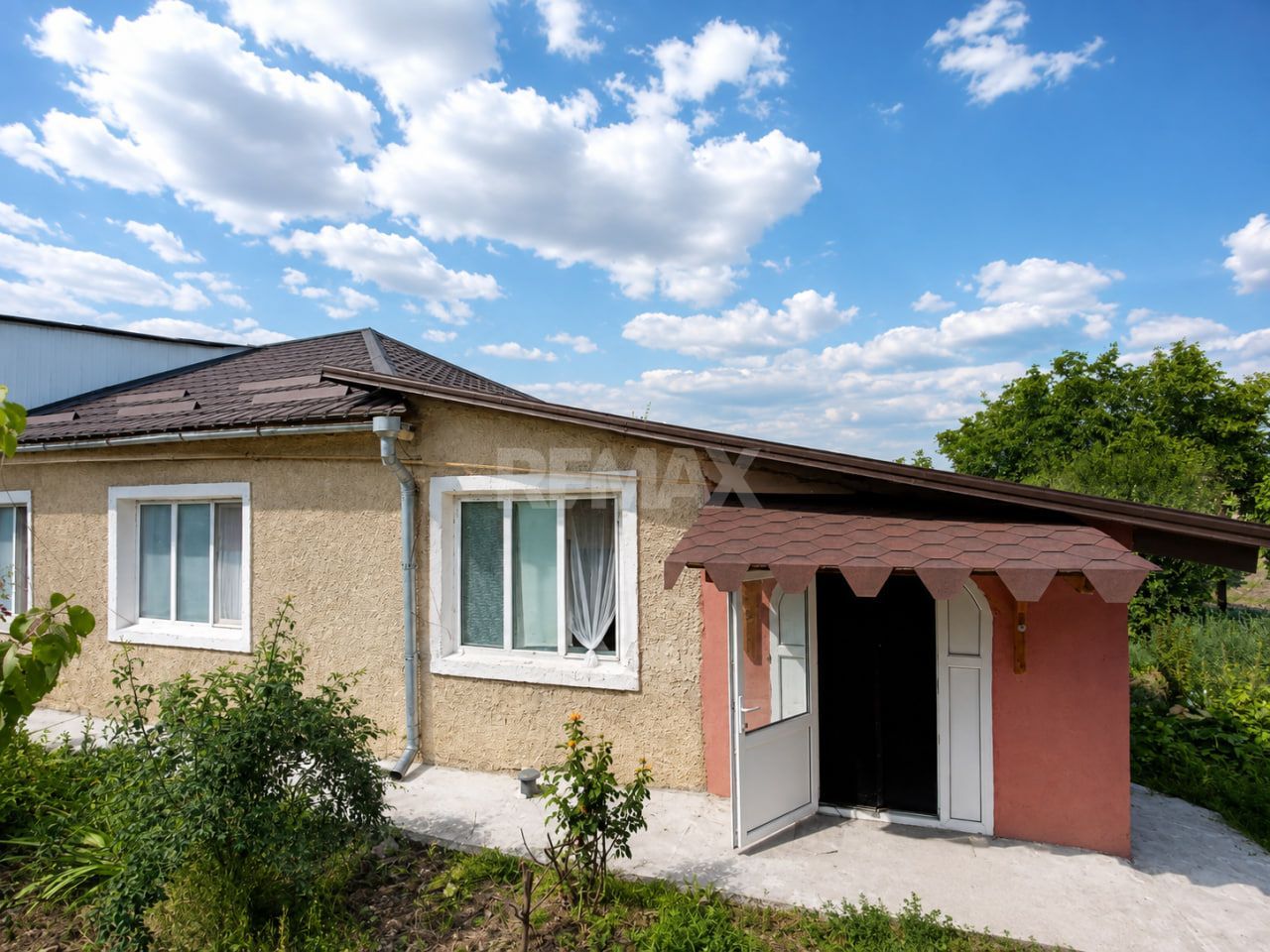 Strășeni.  Apartament la sol cu 3 dormitoare + living, teren și garaj. - imaginea 4
