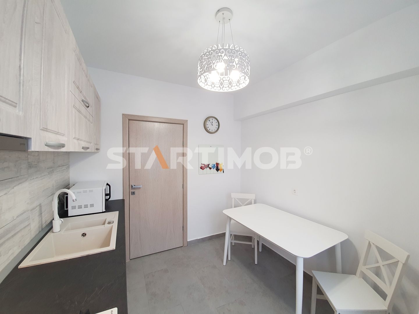 Apartament mobilat 3 camere cu parcare subterana