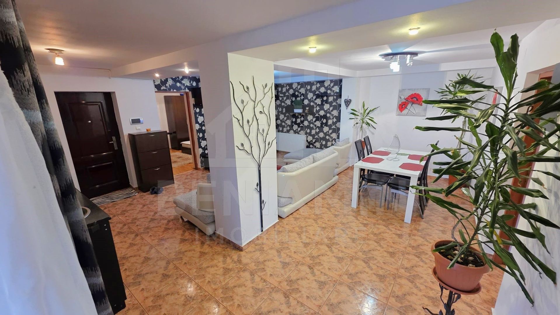Apartament etaj 1 vila Mall Promenada Craiovita -centrala -parcare - imaginea 3