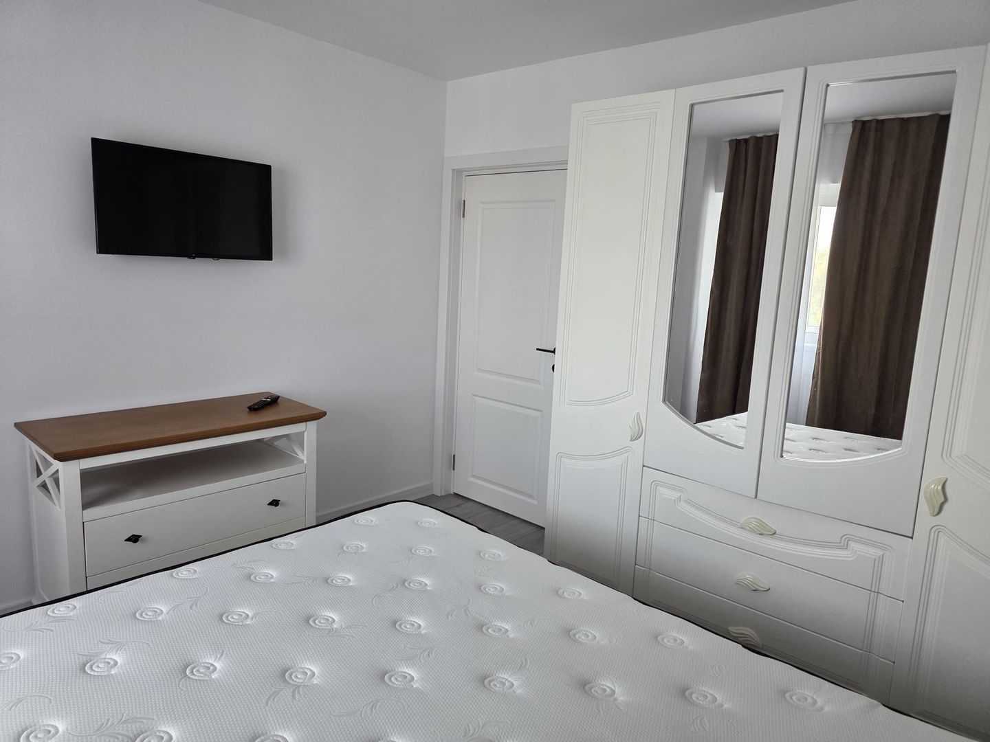 Apartament 3 camere de inchiriat - imaginea 5
