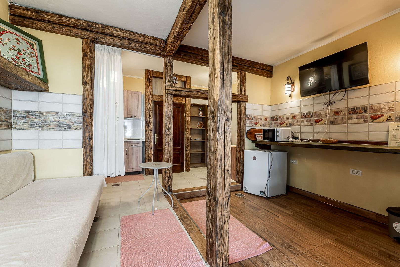 Imagine 4 - Spatiu comercial cu intrare din strada, fatada in curs de renovare