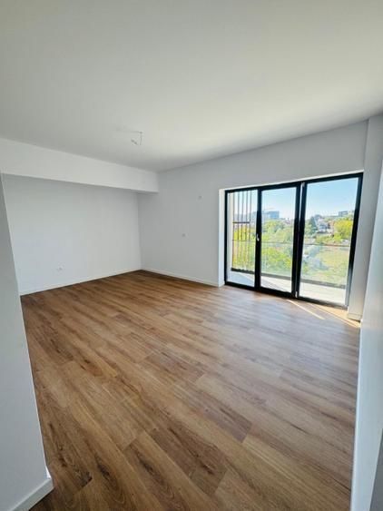 De Vanzare Apartament 3 Camere Zona Aviatiei - imaginea 5