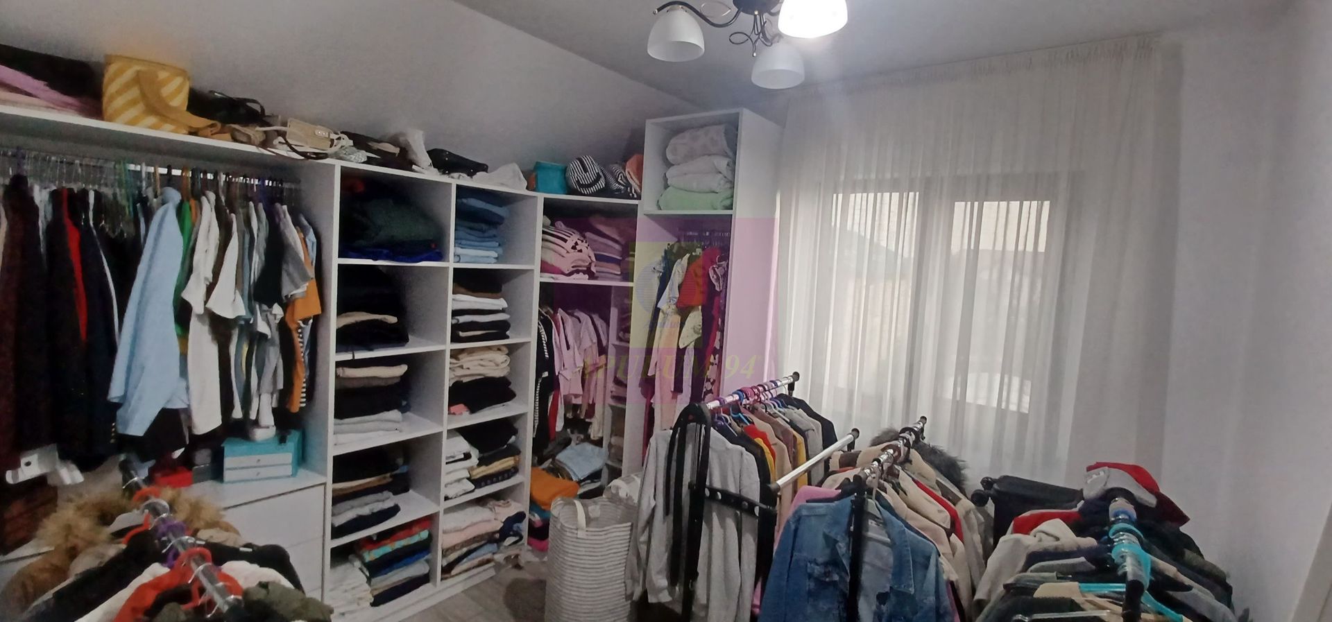 Săbăreni, casă P+1E, 137 mp utili, terasă, CT, pivniță, garaj, asfalt