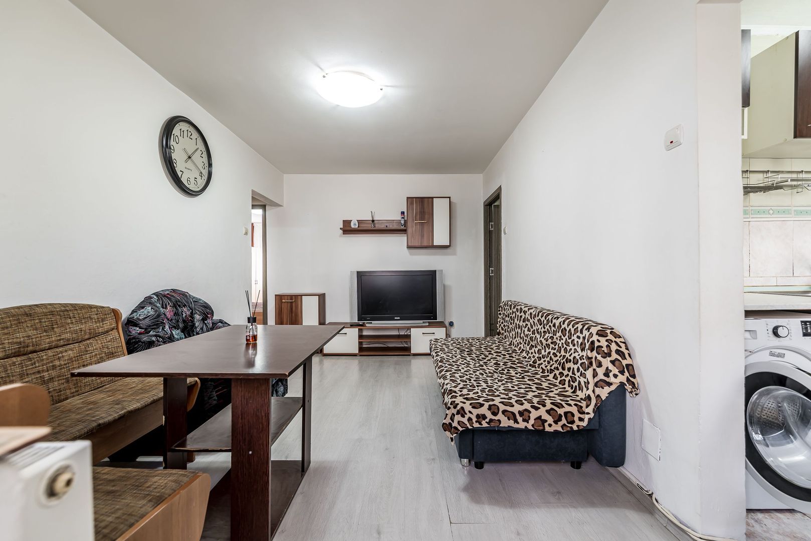 Imagine 2 - Apartament cu 3 camere, etaj 1 + loc de parcare zona Fortuna