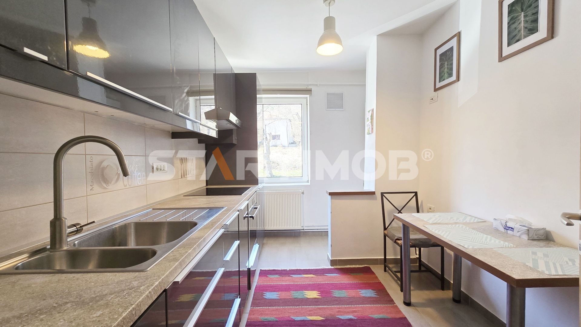 Apartament 3 camere cu parcare si boxa Central