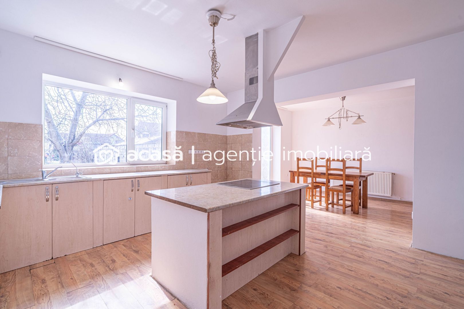 Casă de vânzare – zonă Poltura