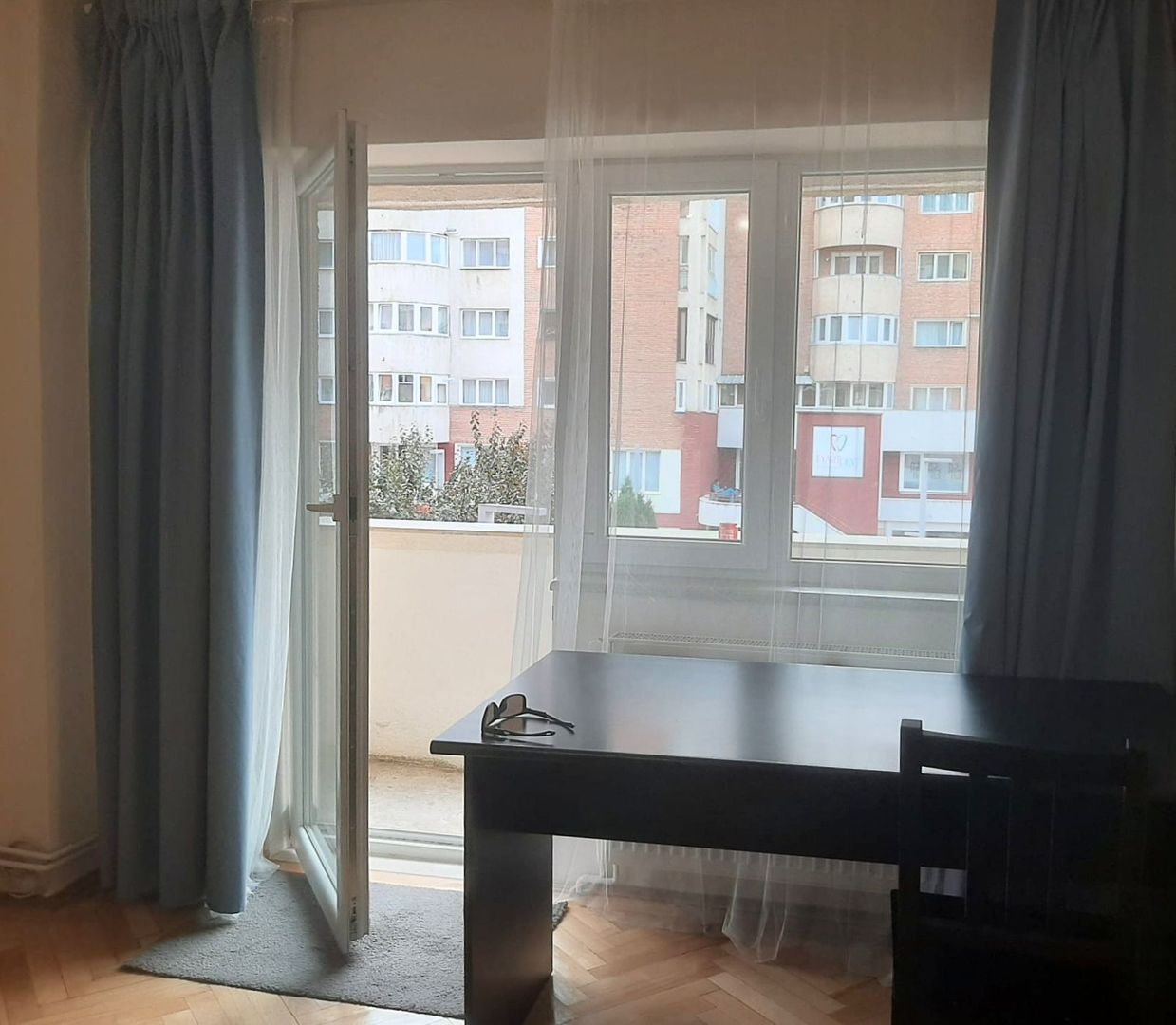 Vanzare 3 camere complet renovat zona pietonala Racadau - imaginea 4