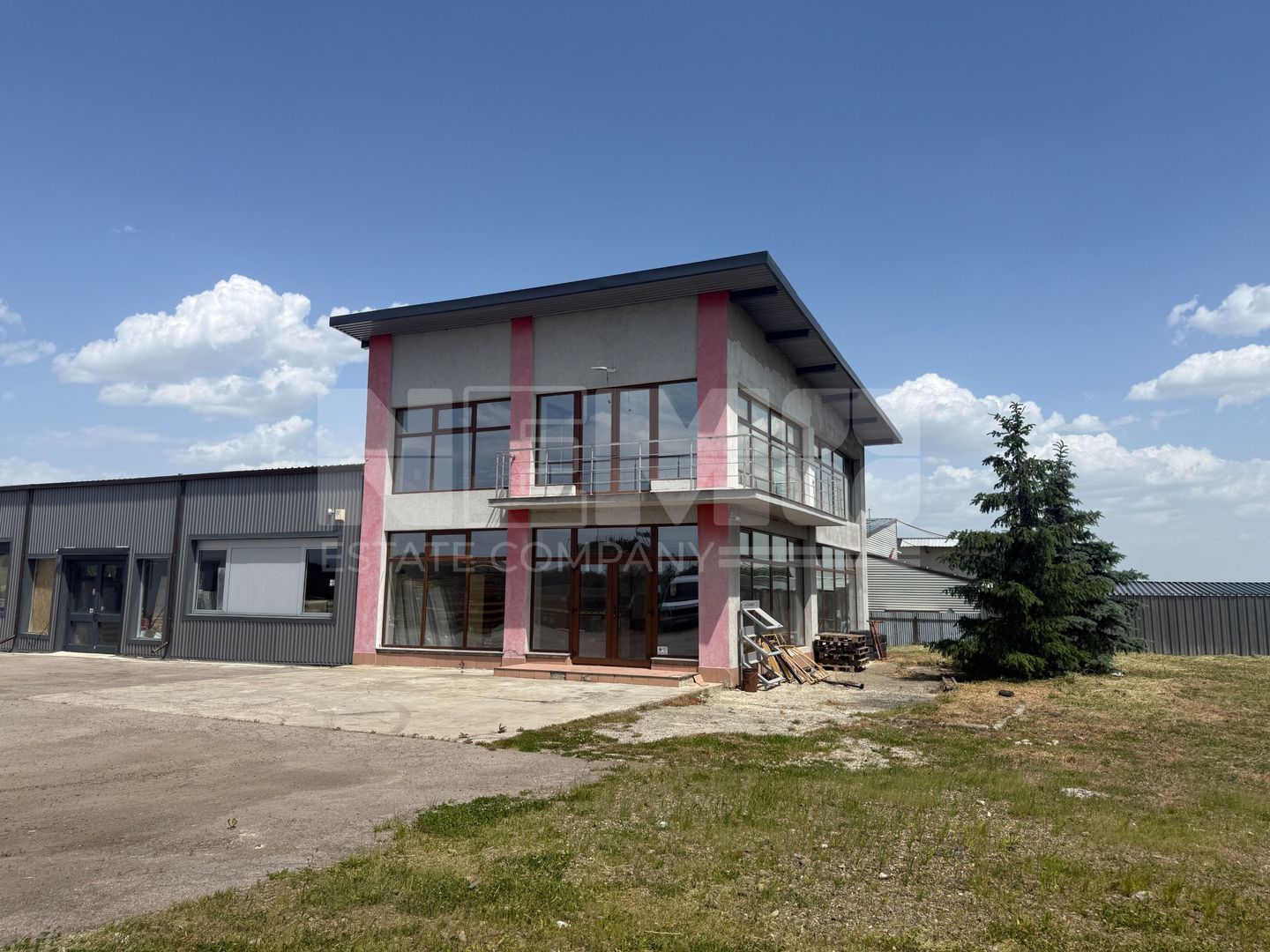 Hala + Birouri I Radauti I 804 mp I 291.900 euro