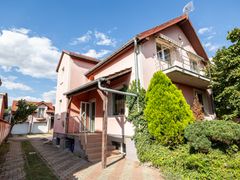 Vilă cu 6 camere în zona rezidențială - Poltura