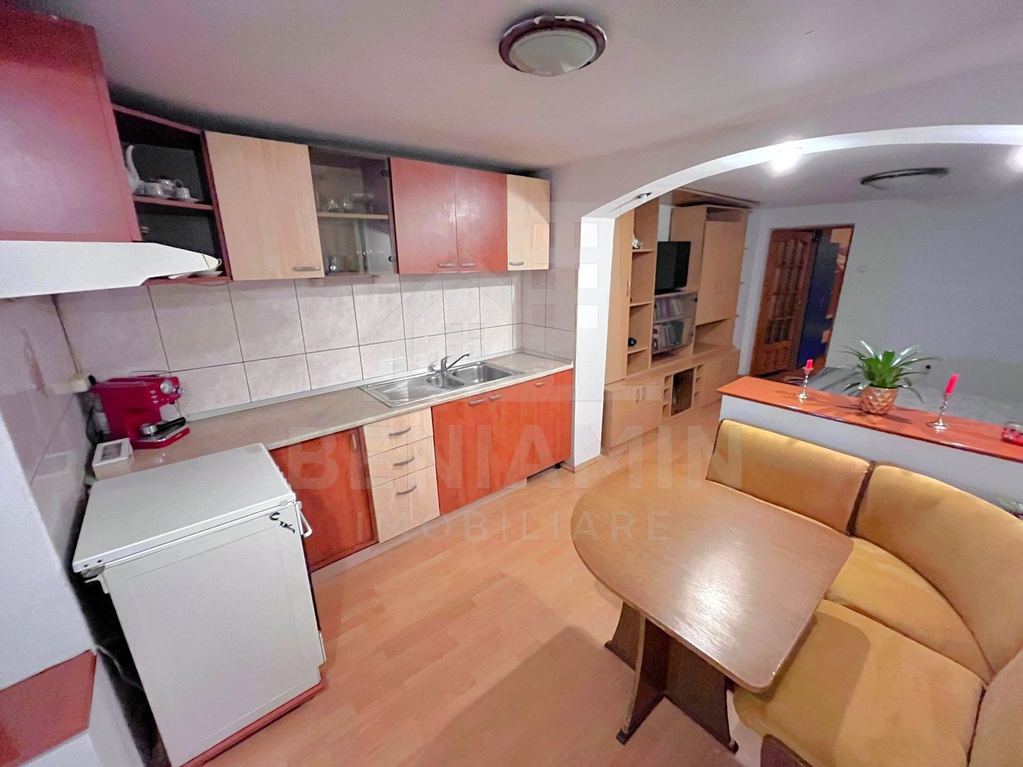 Casa de inchiriat Raului intersectie Campia Islaz -loc de parcare - imaginea 2