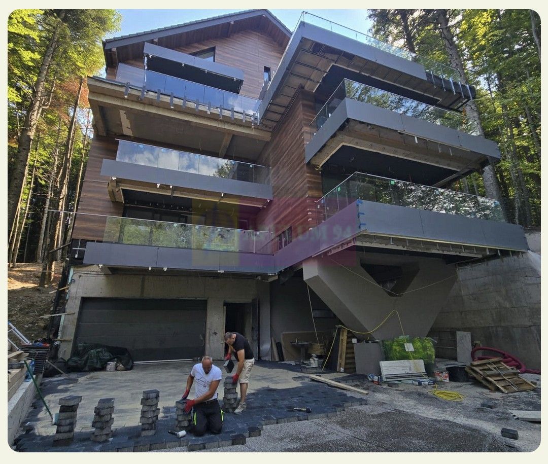 Apartament 2 camere de vânzare la Sinaia - Lux