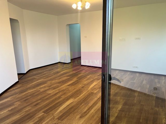 Apartament 3 camere Piata Alba Iulia.