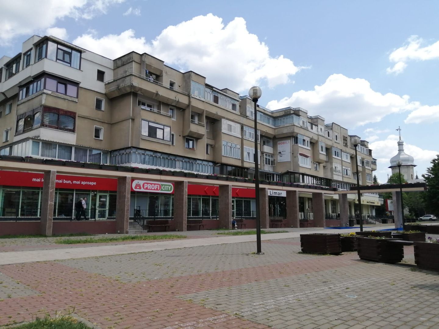 Spațiu comercial 200 mp ultracentral singurul vad pietonal 100% Roman - imaginea 7