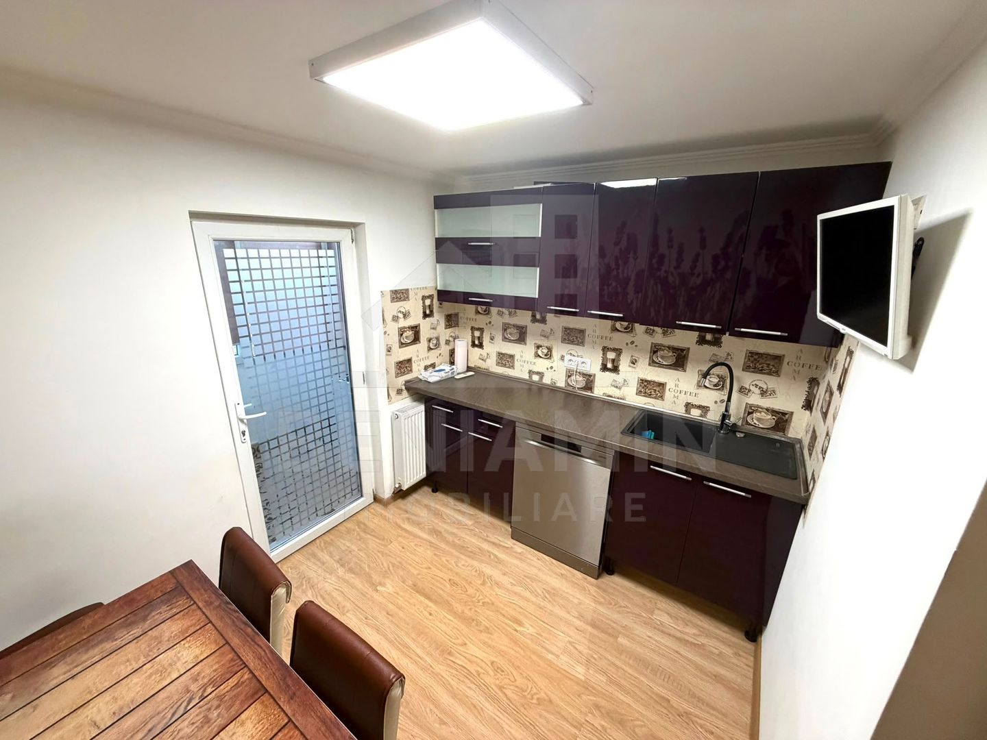 Apartament 3 camere si 2 bai Rovine decomandat 67mp  an1985 - imaginea 7