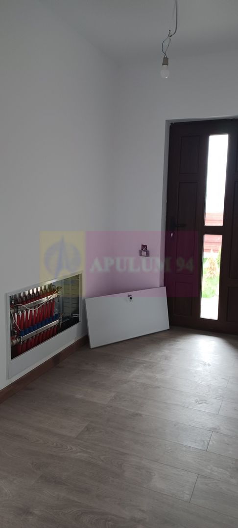 Săbăreni, casă nouă, 3 camere, 2 băi, bucătărie, terasă, pivniță