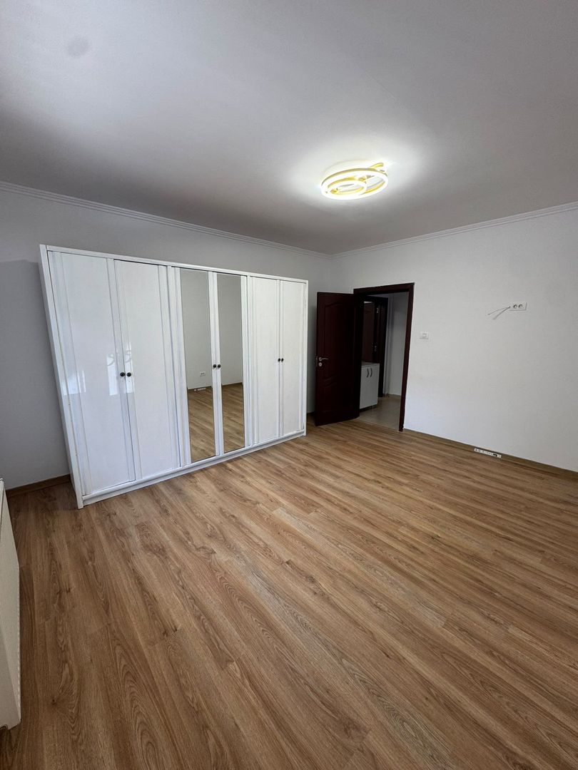 Vand Apartament 3 Camere Zona Fundeni - imaginea 13