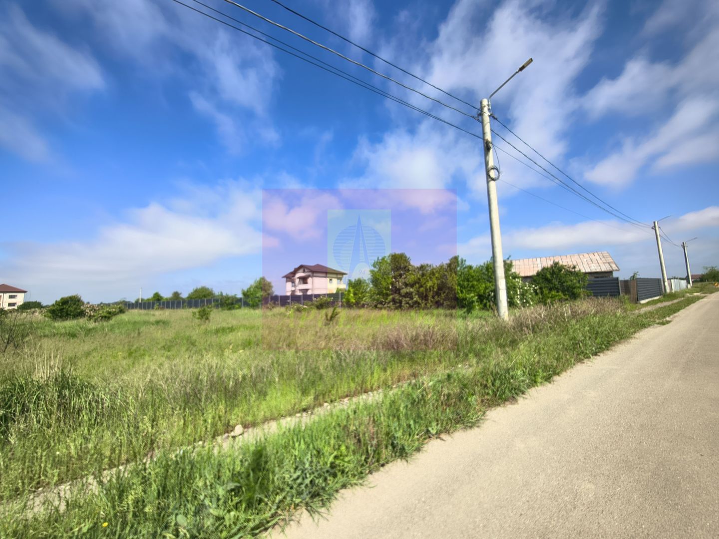Teren intravilan 1 Decembrie – loturi 600–720 mp + cotă drum Utilitati
