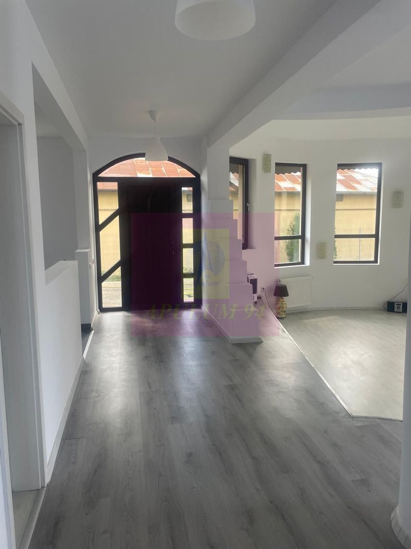 Vilă individuală cu arhitectură elegantă și grădină generoasă | 5 came - imaginea 8