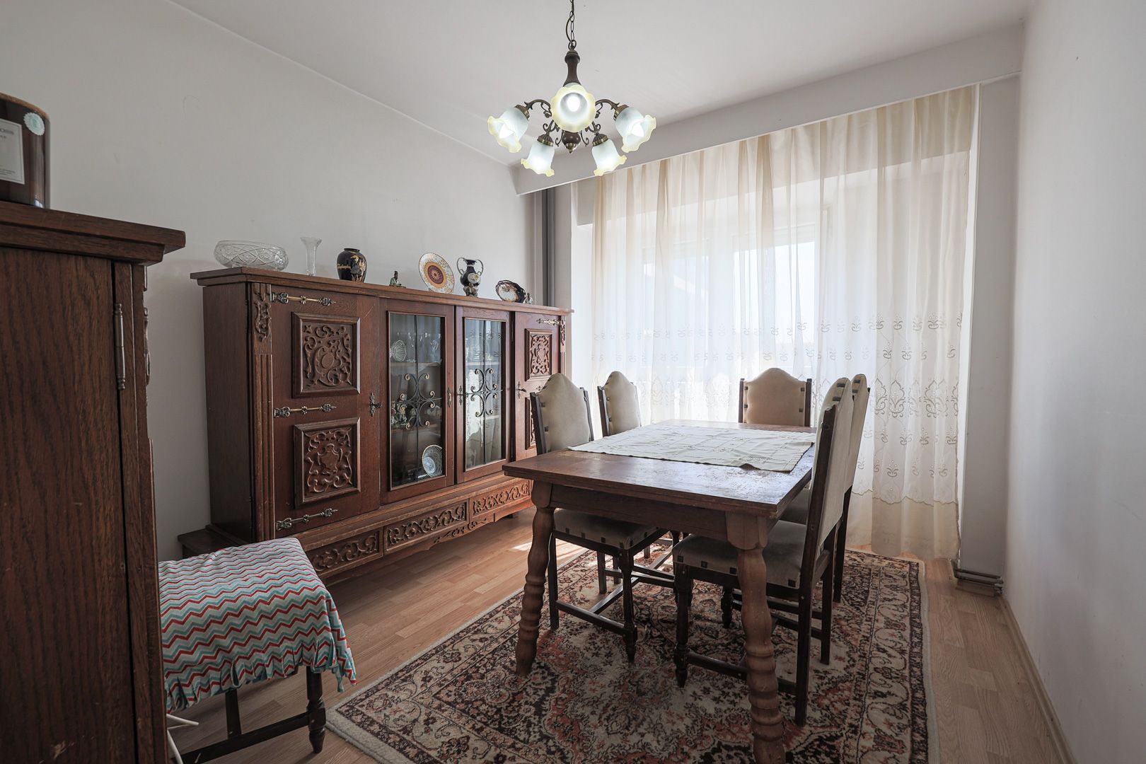Apartament decomandat cu 3 camere la etajul 3 in zona spitalului