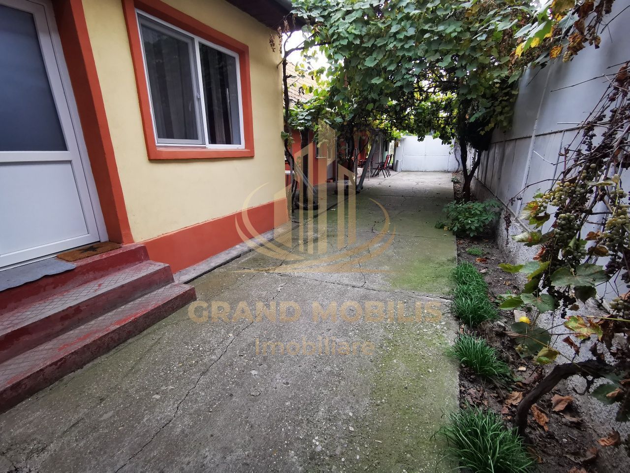 Casa individuala Mehala teren 740mp 200.000 Euro - imaginea 3