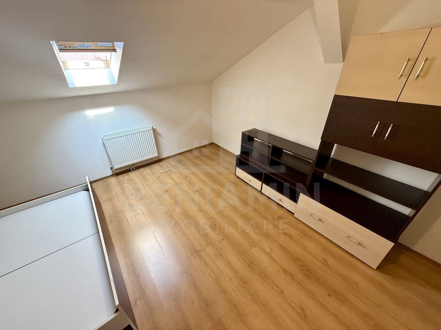 3 camere - 55mp - 2010 - centrala proprie - zona Garii - imaginea 6