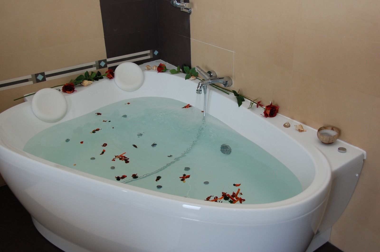 Vand casa 330 mp utili in zona planetelor Giroc, D+P+ E + pod - imaginea 19