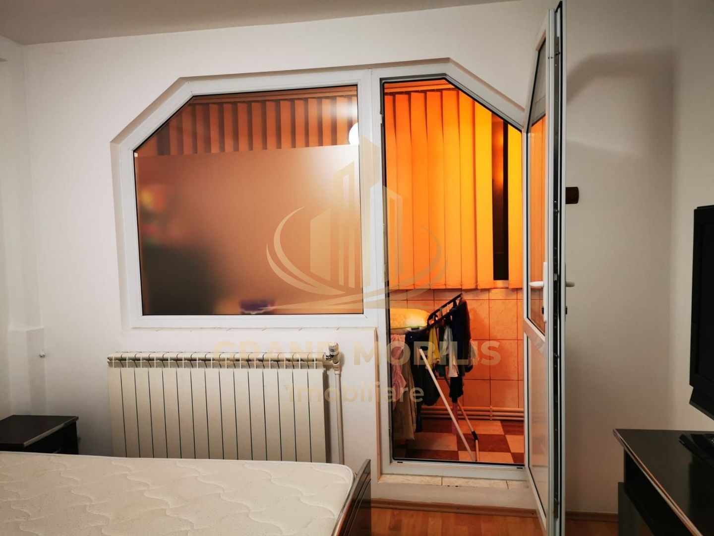 Apartament 3 camere 70 mp cu parcare - imaginea 8
