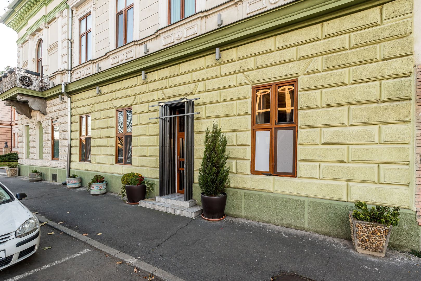 Spațiu comercial de închiriat, acces direct din bd Dragalina