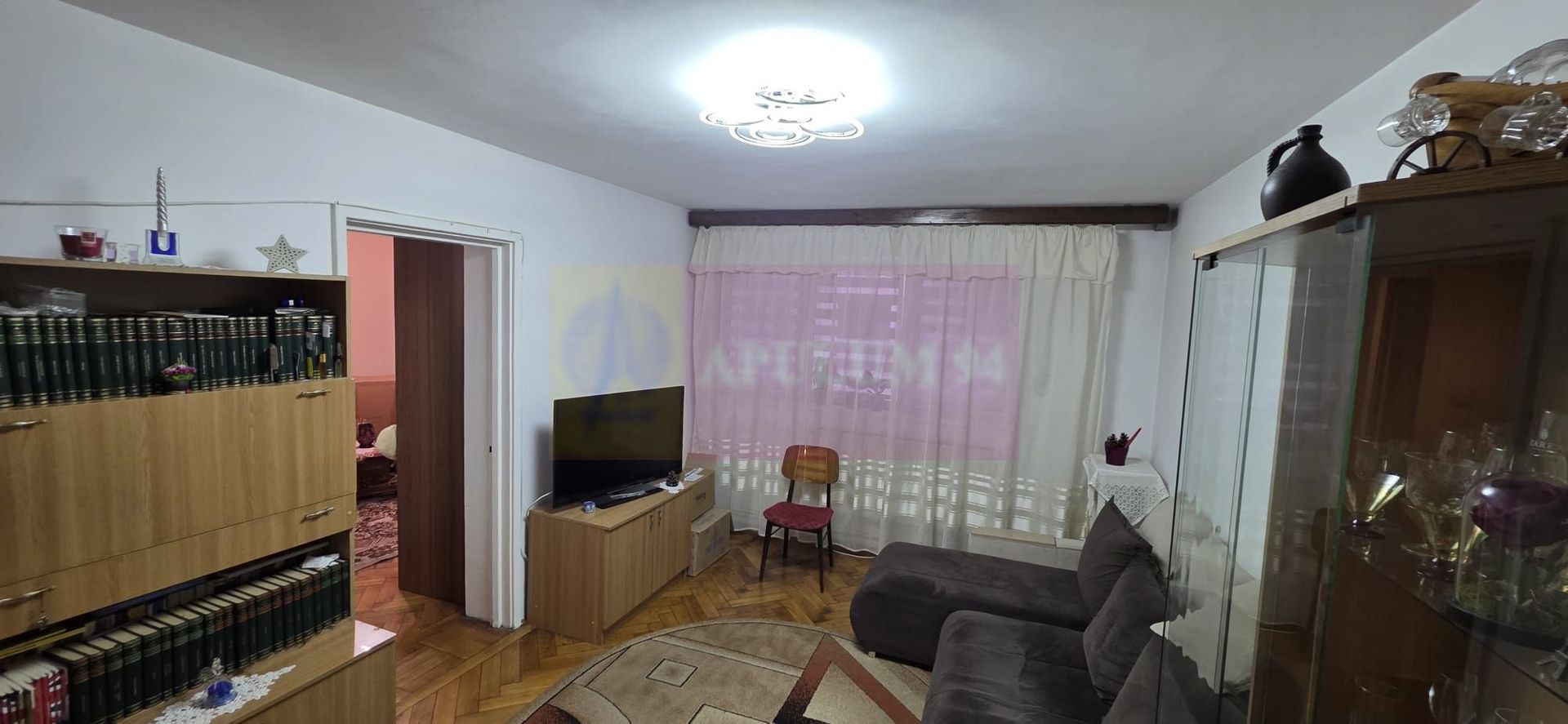 Apartament cu 3 camere de vanzare in Campina