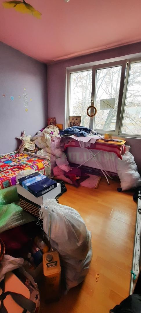 Vanzare apartament de 3 camere Dr Taberei-Valea Oltului