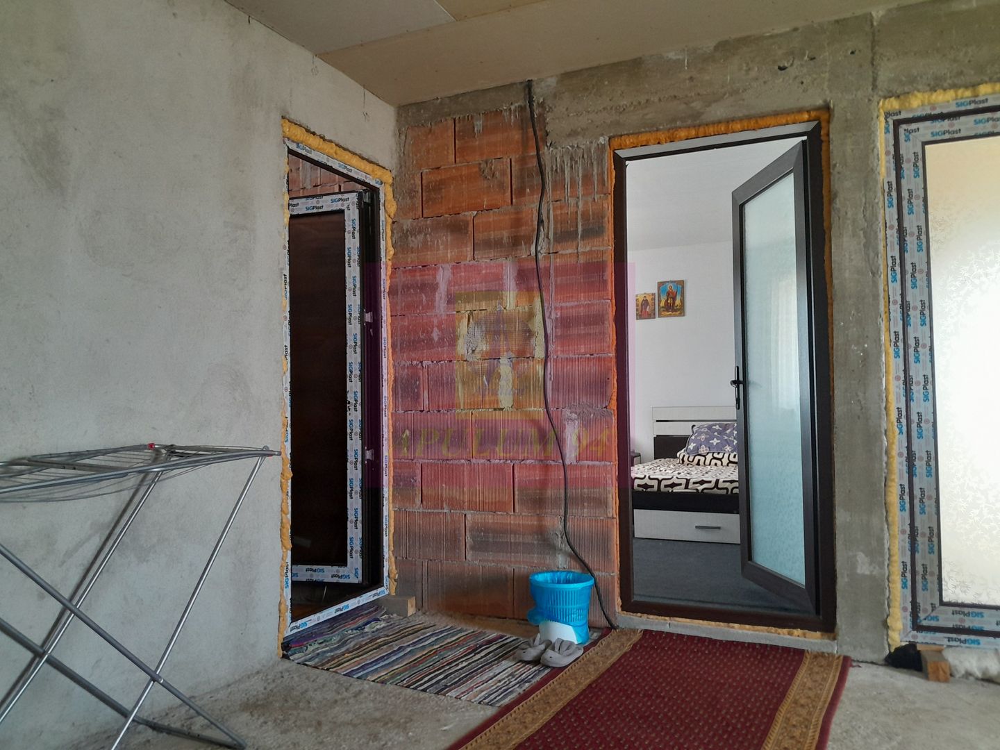 VARASTI (GR) - SE VINDE CASA P+1+M (4 CAM)