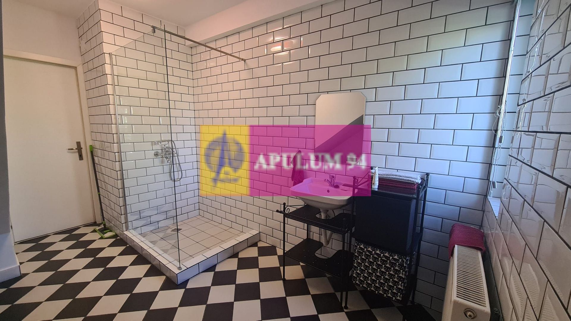 Săbăreni, vilă 2018, P+1+pod, curte 440 mp, aproape de pădure