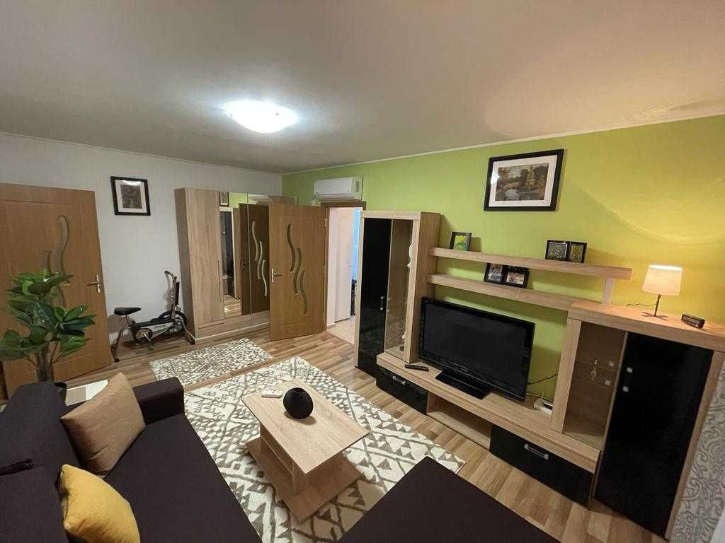 Inchiriam  apartament 2 camere/ Pajura