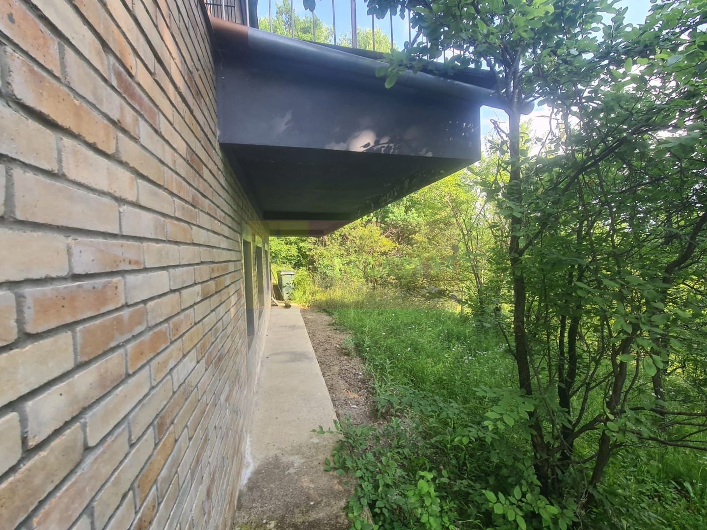 Vila de vanzare cu 6 camere in Cornu (teren 6.600 mp)