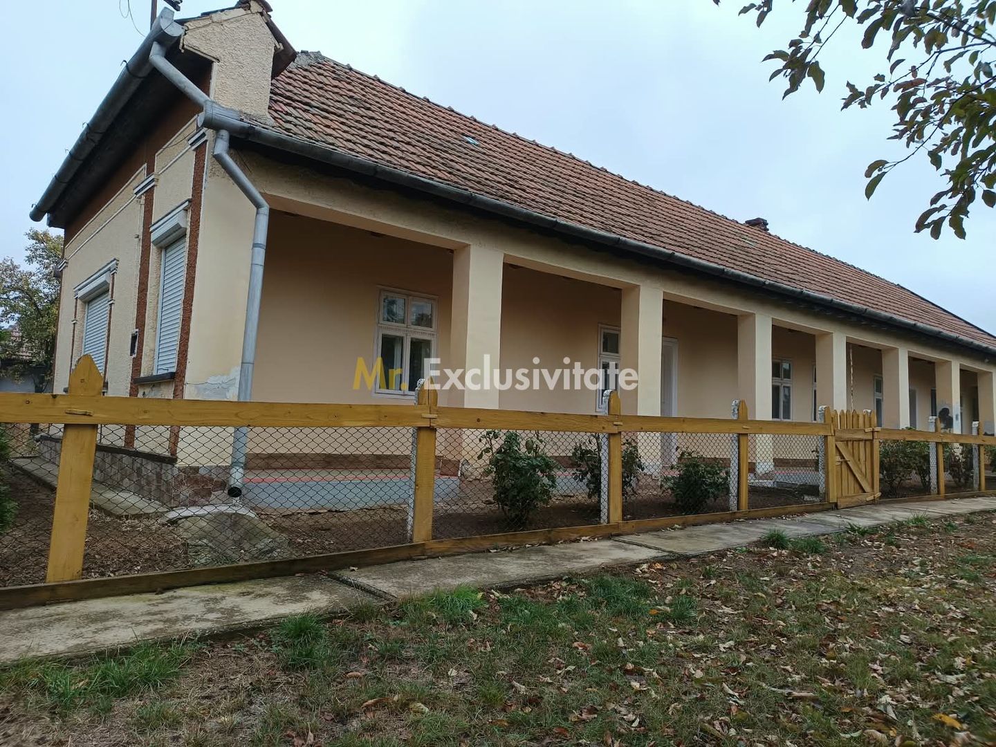 Casă tradițională cu teren de 4.400 mp în Vașad