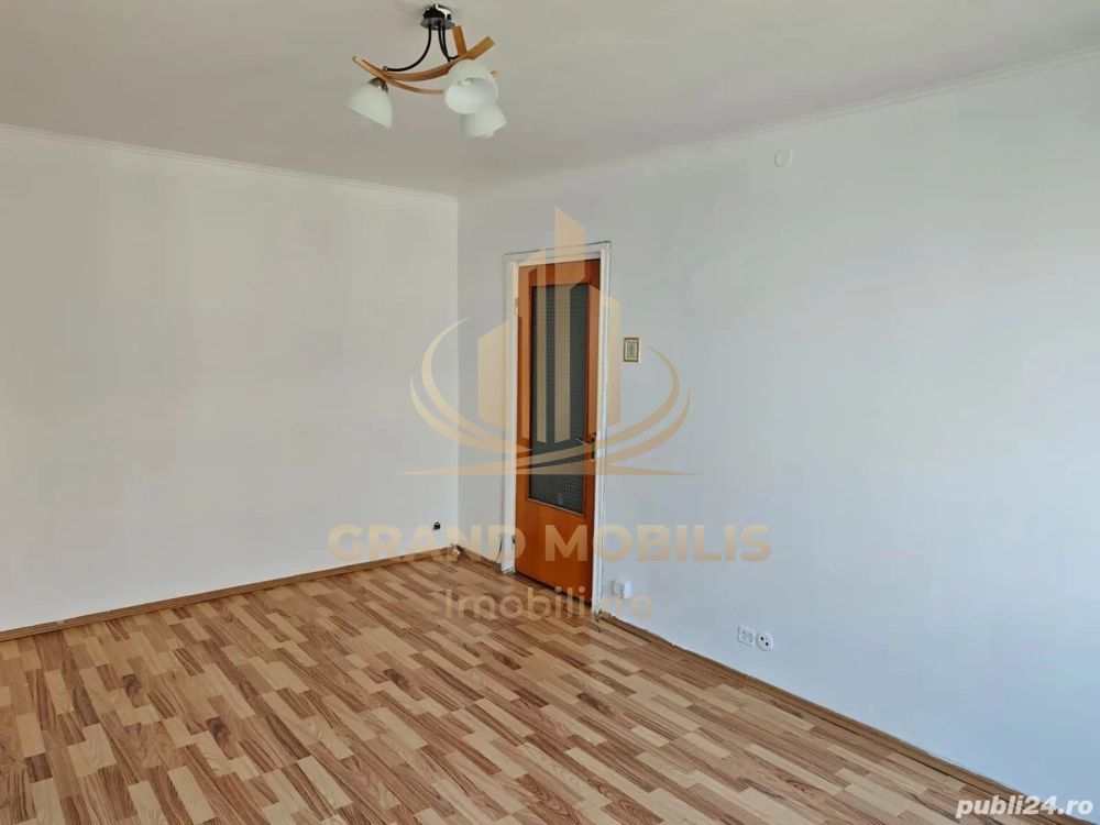 Apartament 3 camere semidecomandat - imaginea 3
