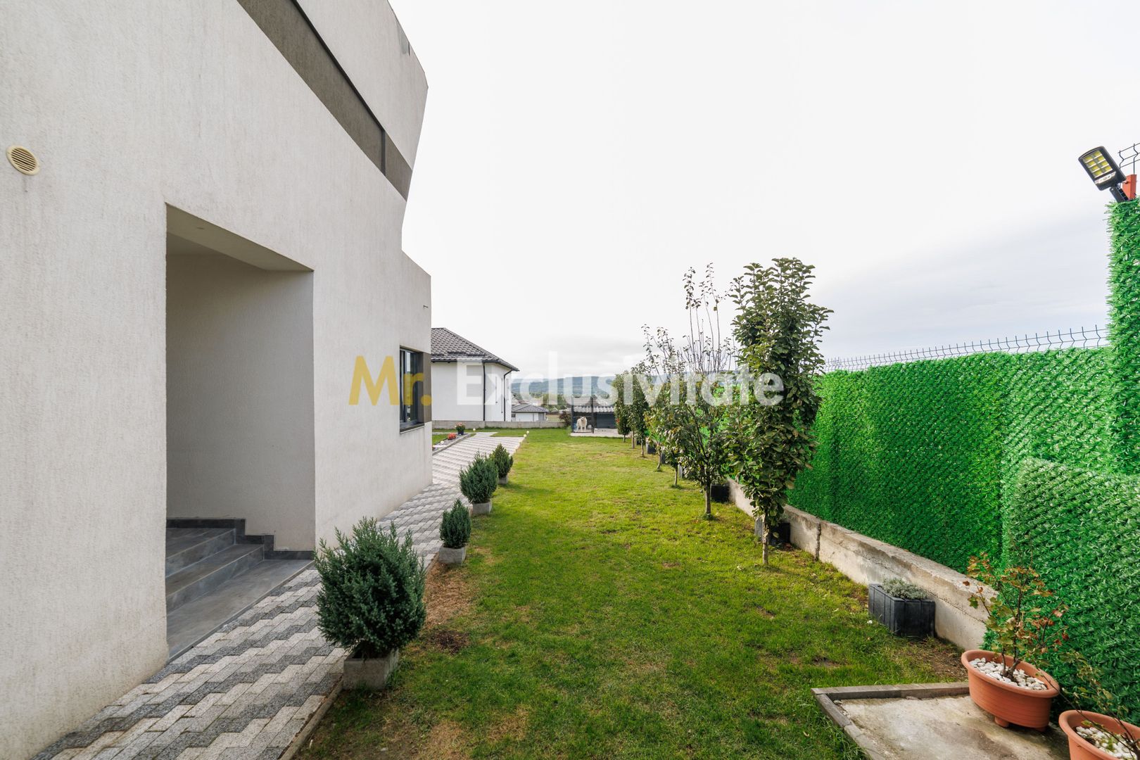 Casa moderna, constructie solida -view panoramic -Mioveni-Arges! - imaginea 19