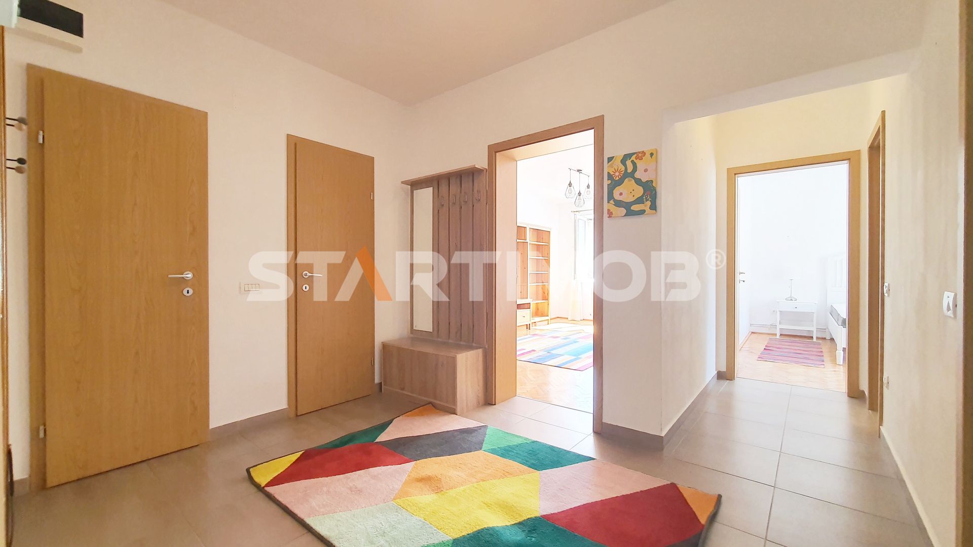 Apartament 3 camere cu parcare si boxa Central