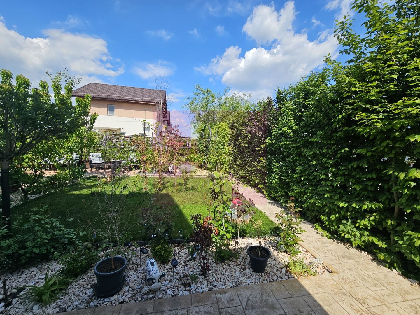 Casă 2019, P+1+pod, renovată, curte amenajată, aproape de pădure
