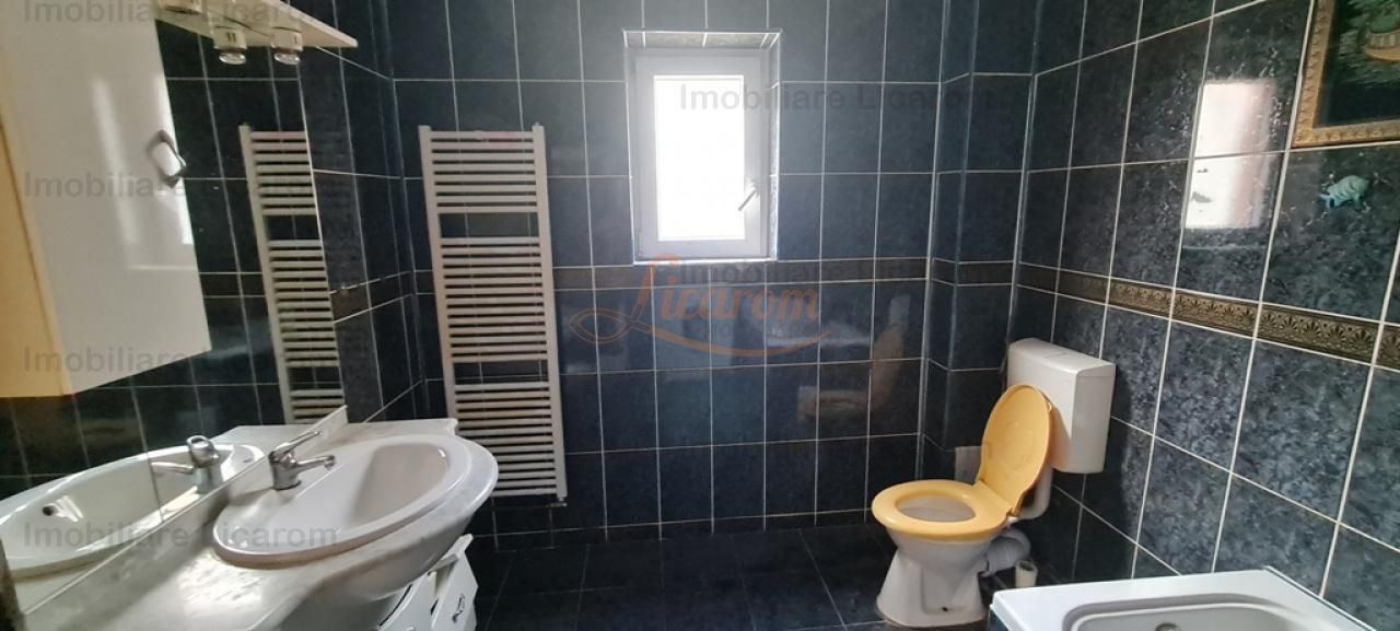 Casa individuala cu 2 apartamente, 6 camere,teren 403 mp,ASTRA. - imaginea 9