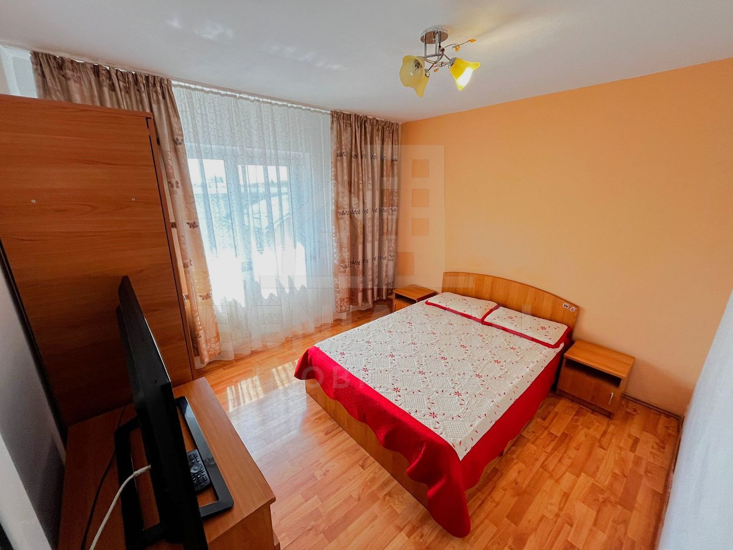 Apartament-2 Camere-Decomandat-Etajul 2-Mobilat-Utilat-CV9-Catedrala - imaginea 2