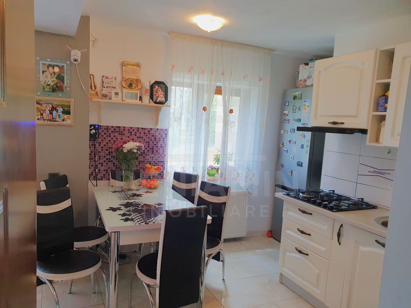 Apartament 4 camere etaj 1 Cartier Noua 99mp doua parcari - imaginea 4