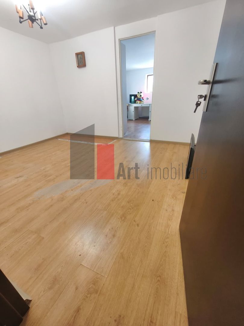 Casa Vanzare Giulesti 4 camere - imaginea 20