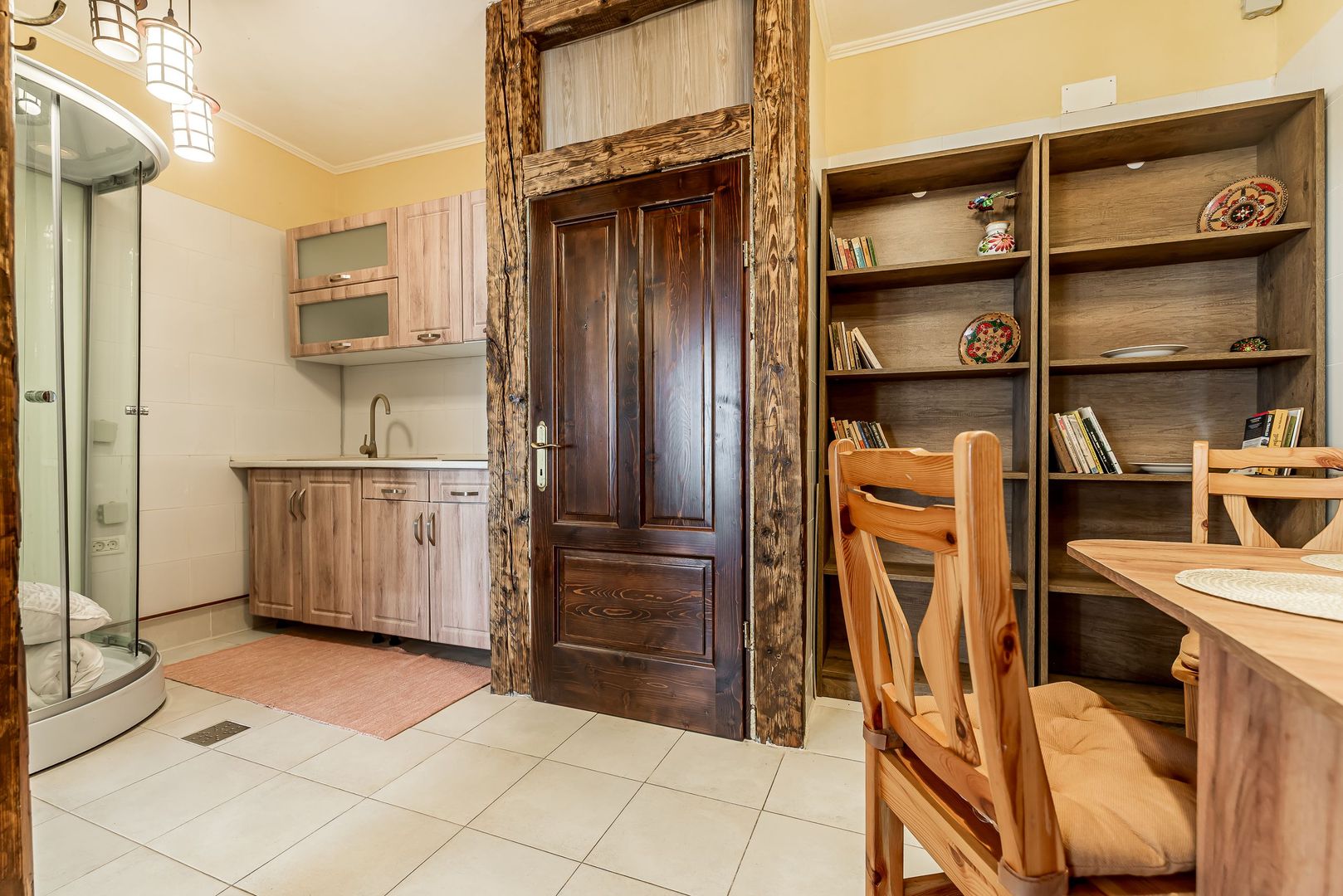 Imagine 2 - Spatiu comercial cu intrare din strada, fatada in curs de renovare