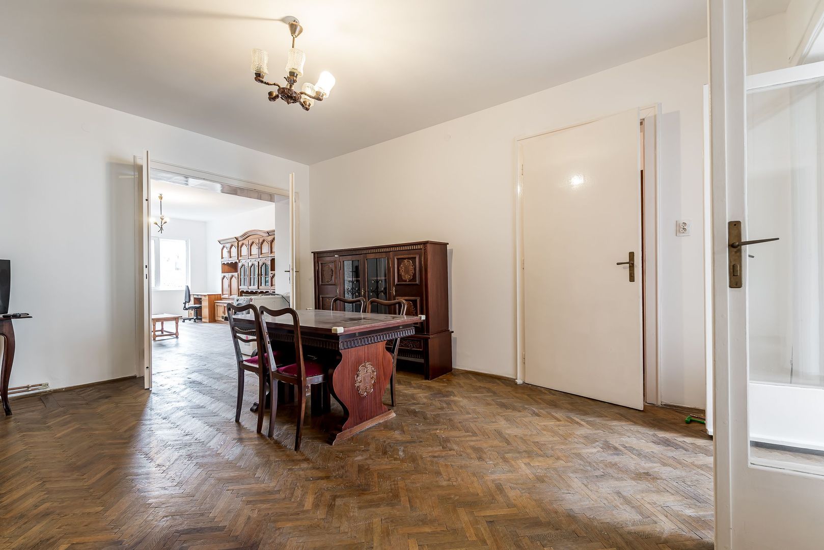 Imagine 5 - Apartament 3 camere + GARAJ PROPRIU pe B-dul Vasile Milea | Etaj 2