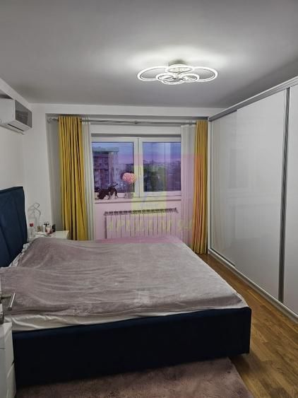 VANZARE APARTAMENT 3 CAMERE BD. DECEBAL - imaginea 2