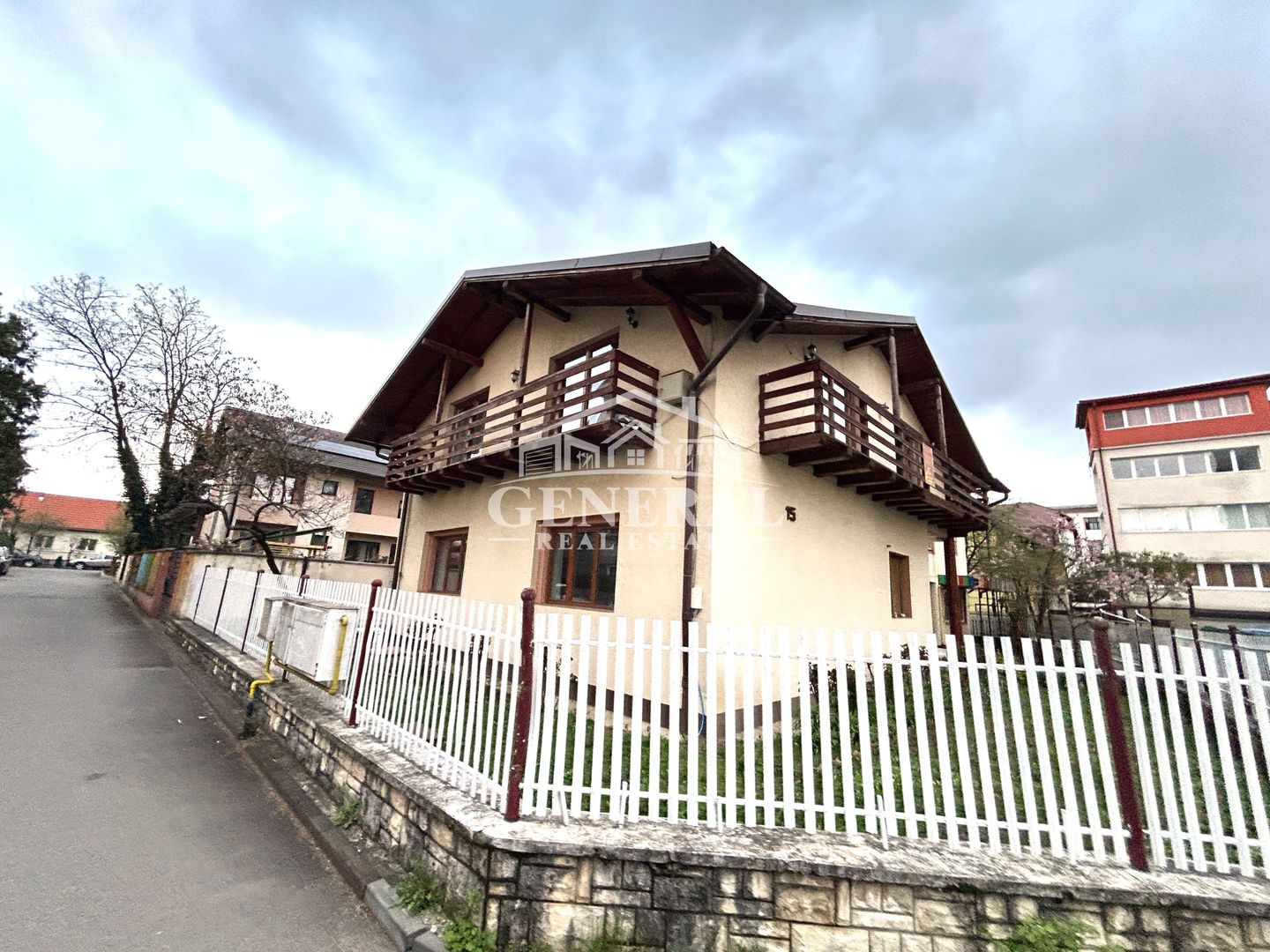 Va propun spre vanzare o CASĂ in BAIA MARE/zona Prefectura COMISION 0%