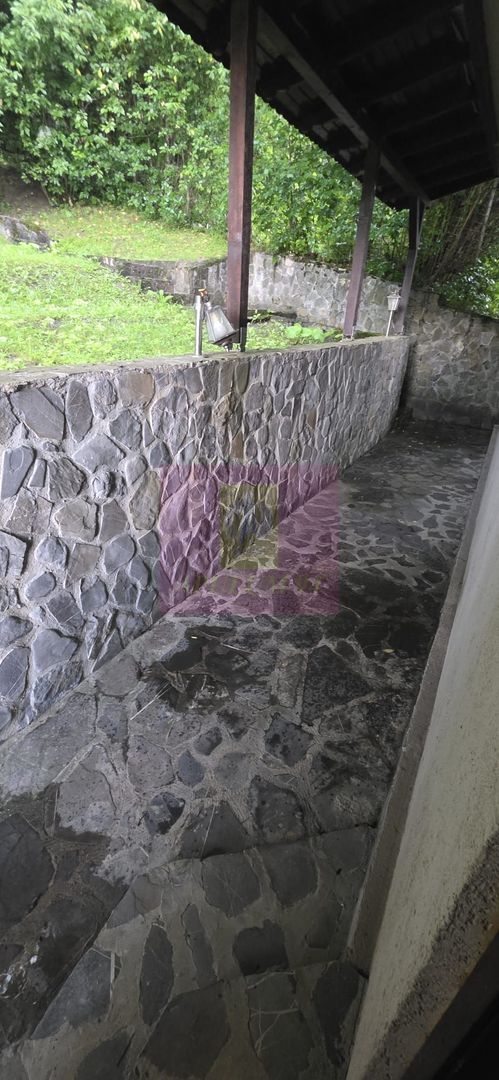Vila in Sinaia cu parau in curte si view superb - imaginea 36