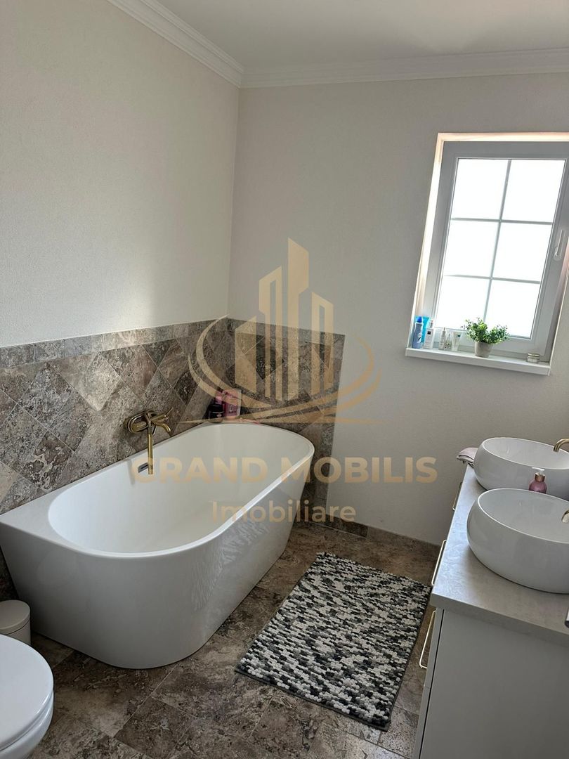 Casa in stil mediteranean, ultrafinisată 5 camere, 3 bai + curte. - imaginea 27