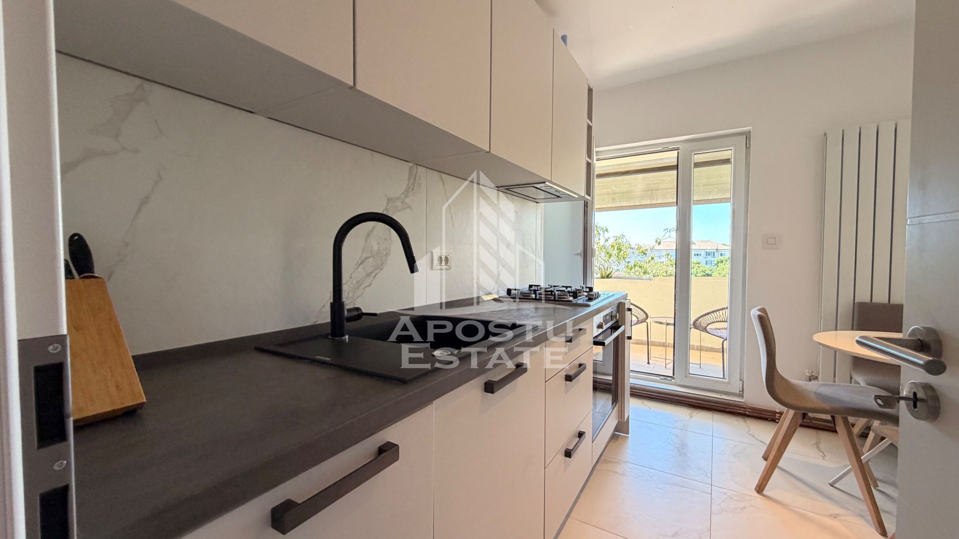 Apartament cu 2 camere in zona Mircea cel Batran - Cetatii - imaginea 5
